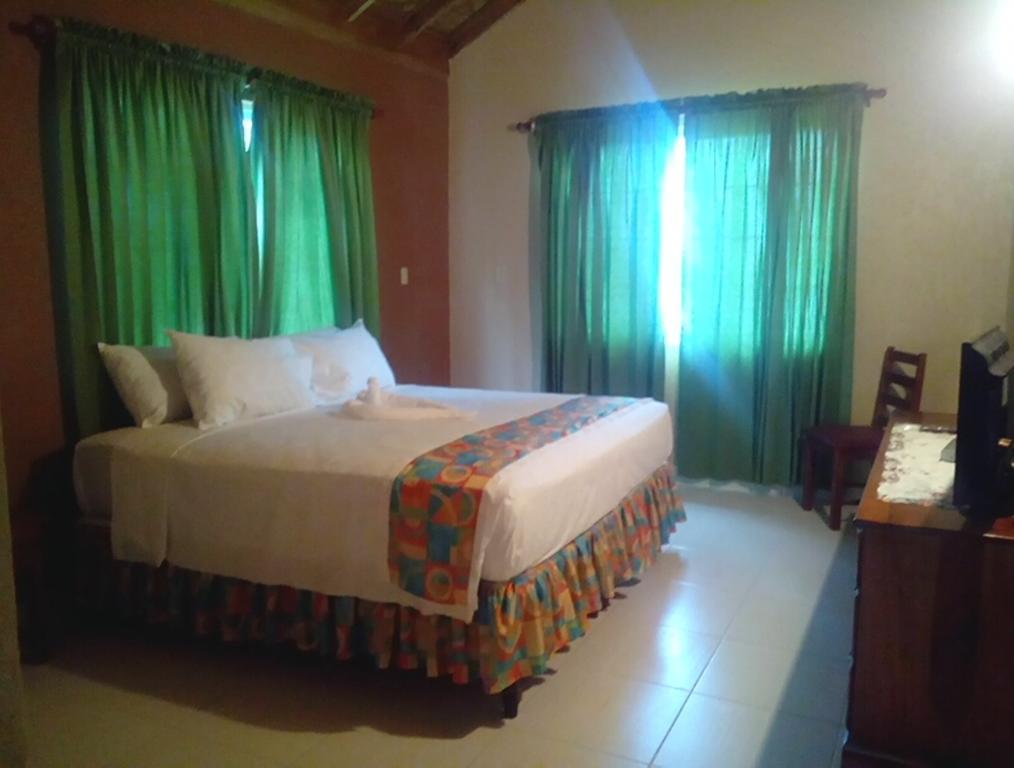 Palm Bay Guest House & Restaurant Montego Bay Exterior foto