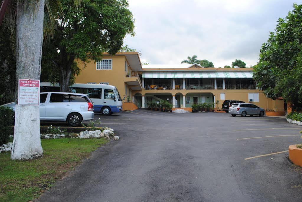 Palm Bay Guest House & Restaurant Montego Bay Exterior foto